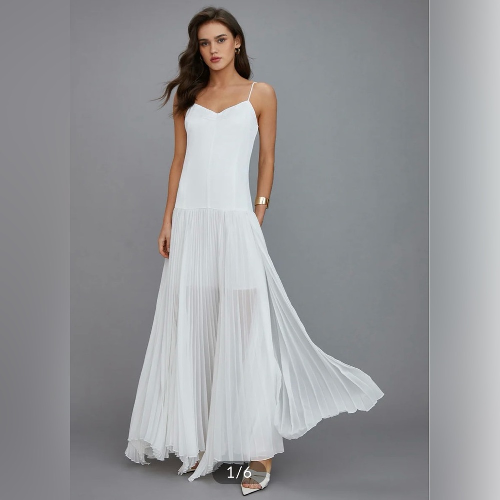 Boho Vacation White Maxi Pleated Dress size small